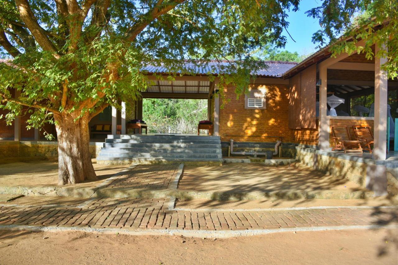 Hide Yala Bed & Breakfast Тисамахарама Екстериор снимка